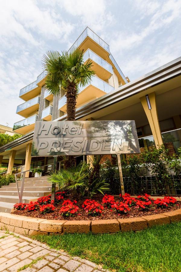 Hotel President Bibione Buitenkant foto