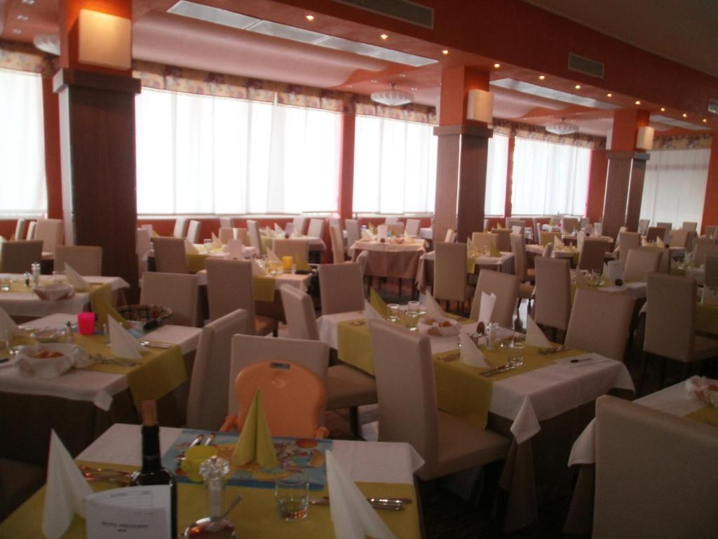 Hotel President Bibione Buitenkant foto